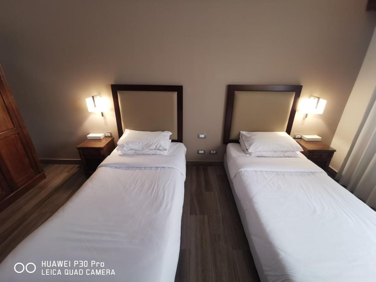 Green Plaza Inn "'Business &Families Only"' Alexandria Eksteriør bilde